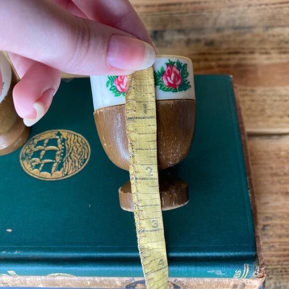 1960's Nevco Japanese Egg Cups with Walnut Wooden Base And Floral Pattern - Picture 3 of 5